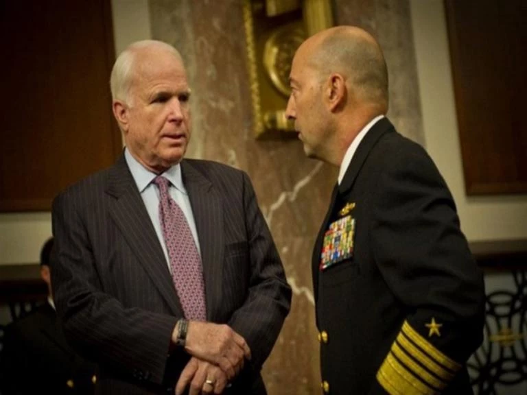 Το αντίο του Ναυάρχου Σταυρίδη στον Γερουσιαστή Μακέιν